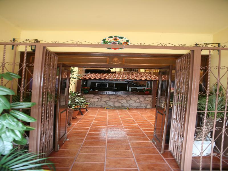 Estefania Hotel 3*
