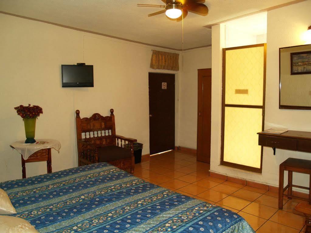 Hotel Estefania 3*